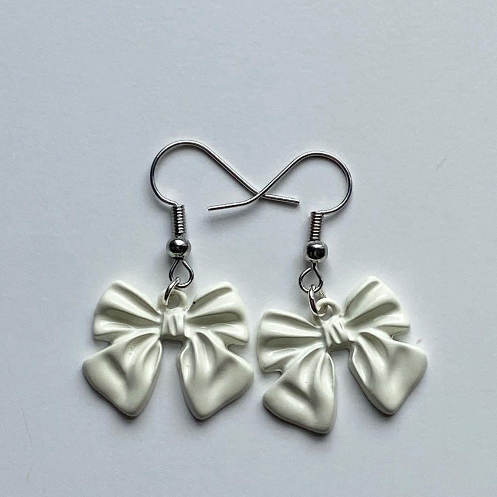 ❣︎ White bow earrings ❣︎
